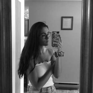 Meet your Posher, Zoe